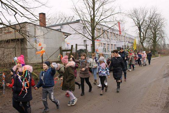  Grafika #1: WITAMY WIOSNĘ