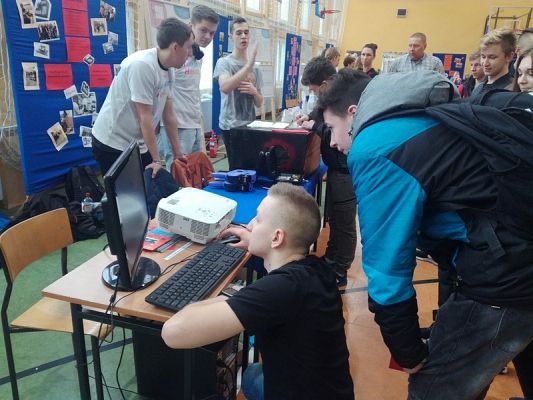  Grafika #0: TARGI EDUKACYJNE