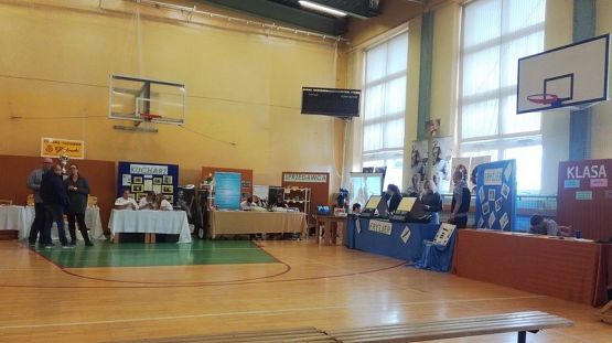  Grafika #7: TARGI EDUKACYJNE