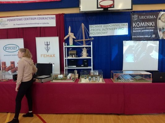  Grafika #8: TARGI EDUKACYJNE