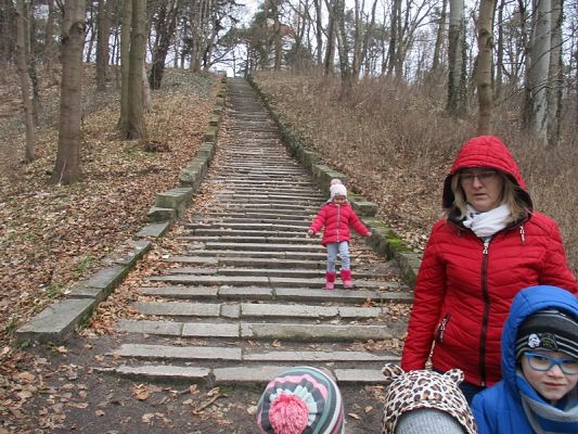  Grafika #6: Starszaki na wycieczce