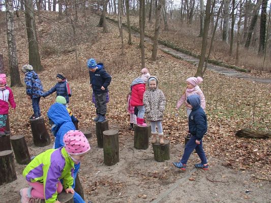  Grafika #9: Starszaki na wycieczce