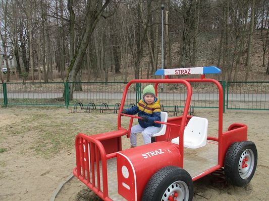  Grafika #16: Starszaki na wycieczce