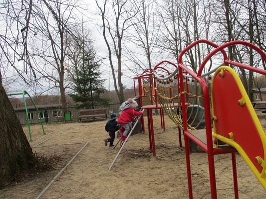  Grafika #15: Starszaki na wycieczce