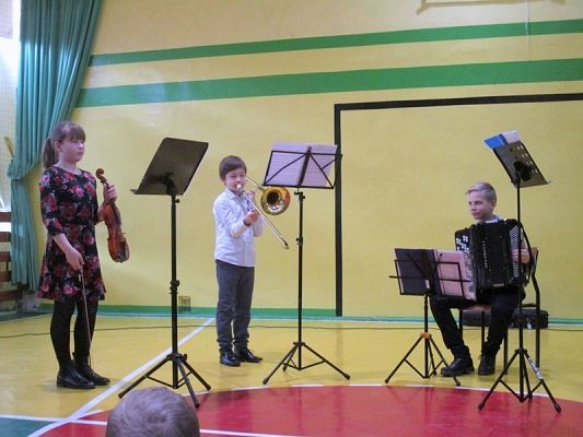  Grafika #9: Koncert muzyczny w szkole