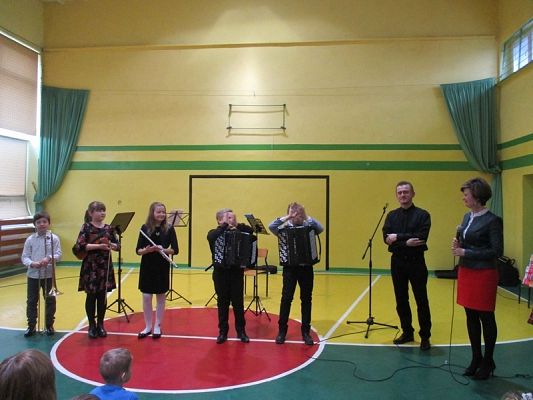  Grafika #21: Koncert muzyczny w szkole