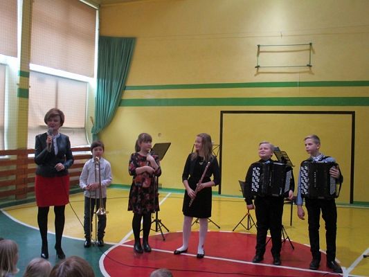  Grafika #22: Koncert muzyczny w szkole