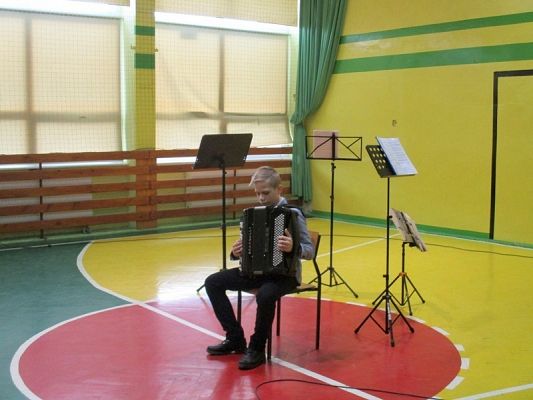  Grafika #4: Koncert muzyczny w szkole