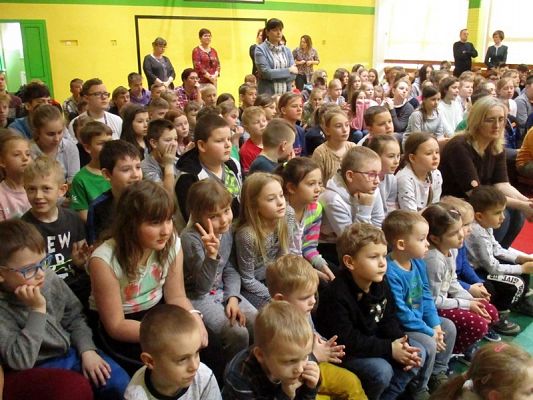  Grafika #7: Koncert muzyczny w szkole