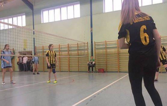  Grafika #2: GMINNE IGRZYSKA SPORTOWE W PIŁCE SIATKOWEJ