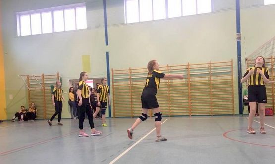  Grafika #4: GMINNE IGRZYSKA SPORTOWE W PIŁCE SIATKOWEJ