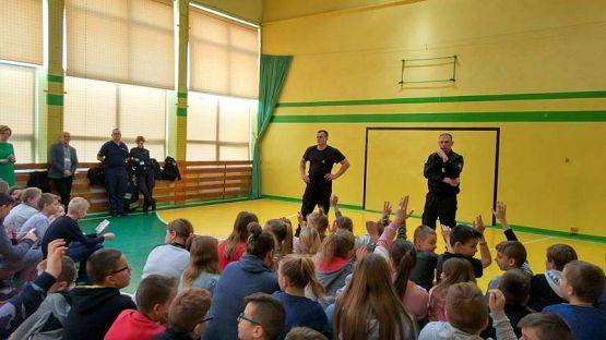  Grafika #1: Spotkanie ze Strażakami i Policją