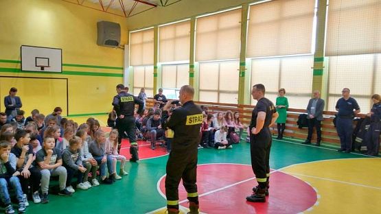  Grafika #3: Spotkanie ze Strażakami i Policją