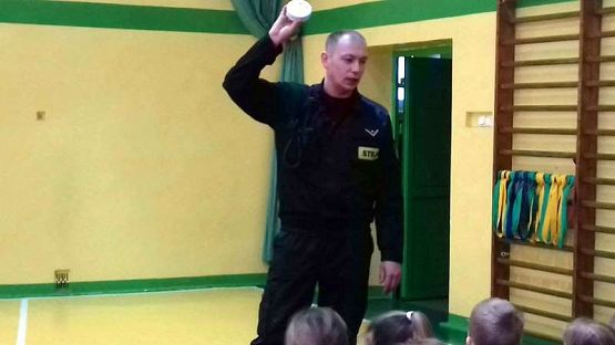  Grafika #8: Spotkanie ze Strażakami i Policją