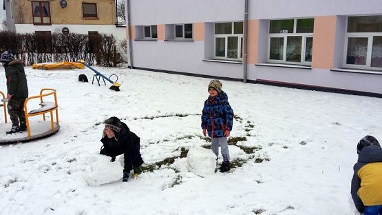  Grafika #7: Zabawy na śniegu