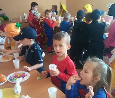  Grafika #5: Bal karnawałowy przedszkolaków