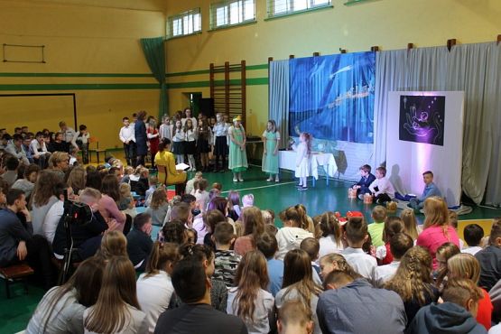  Grafika #23: Wigilie klasowe i Jasełka