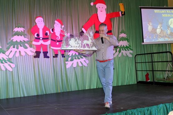  Grafika #8: Kiermasz Mikołajkowy