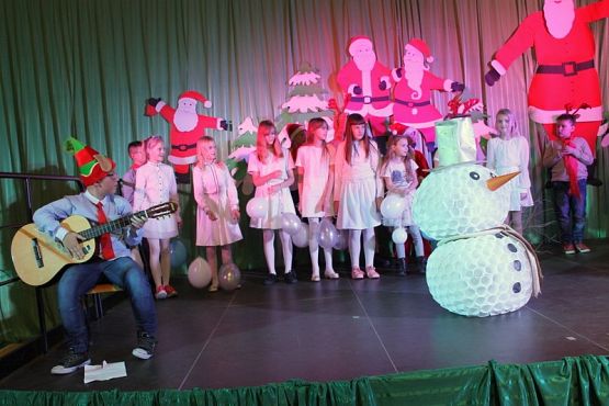  Grafika #35: Kiermasz Mikołajkowy