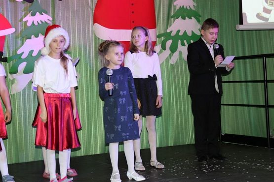  Grafika #39: Kiermasz Mikołajkowy