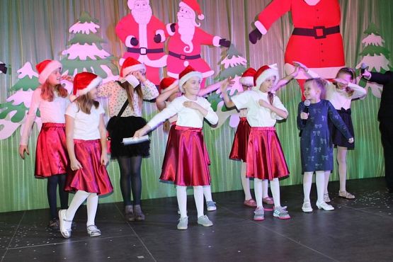  Grafika #40: Kiermasz Mikołajkowy