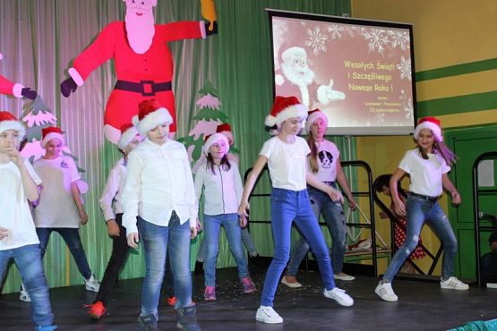  Grafika #41: Kiermasz Mikołajkowy