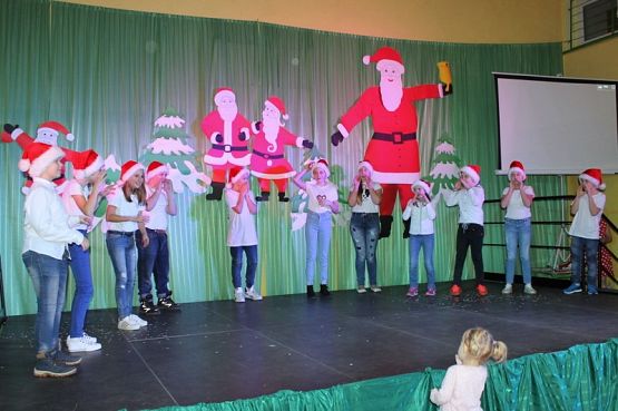  Grafika #44: Kiermasz Mikołajkowy