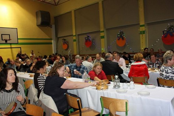  Grafika #45: Kiermasz Mikołajkowy