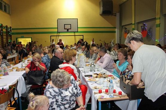  Grafika #51: Kiermasz Mikołajkowy