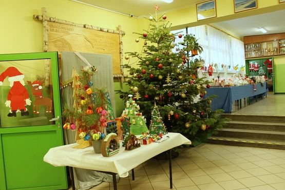  Grafika #18: Kiermasz Mikołajkowy