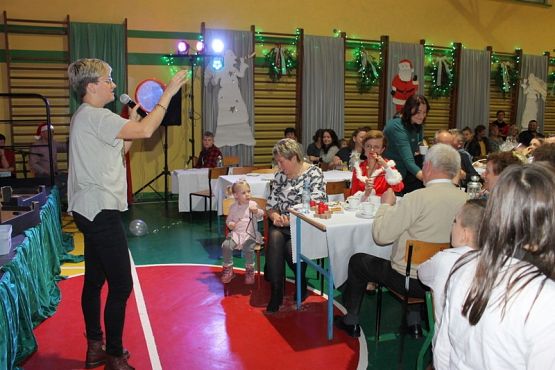  Grafika #54: Kiermasz Mikołajkowy