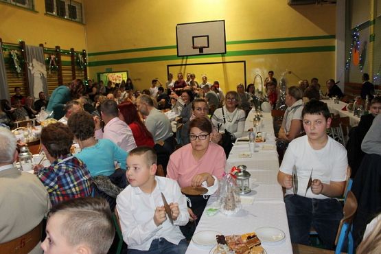  Grafika #52: Kiermasz Mikołajkowy