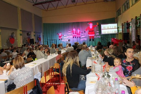  Grafika #63: Kiermasz Mikołajkowy