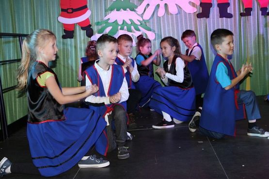  Grafika #64: Kiermasz Mikołajkowy