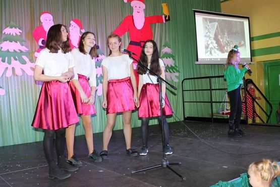  Grafika #74: Kiermasz Mikołajkowy