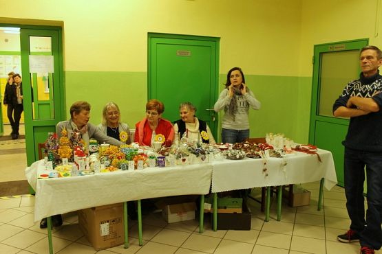  Grafika #2: Kiermasz Mikołajkowy