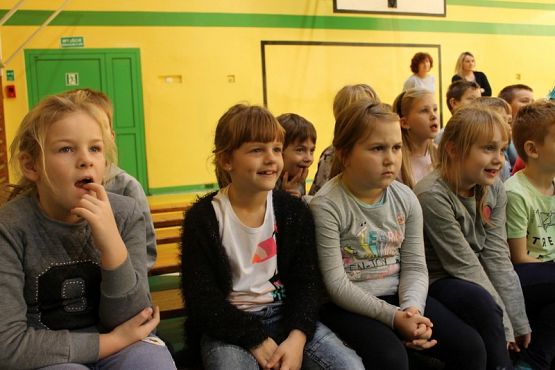  Grafika #0: Jestem przyjacielem ludzi- przedstawienie