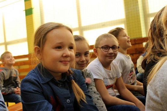  Grafika #2: Jestem przyjacielem ludzi- przedstawienie