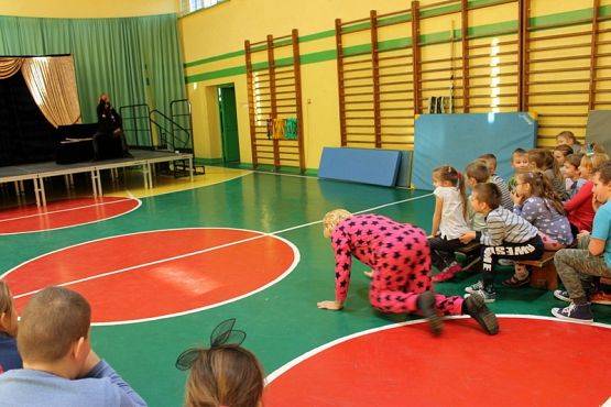  Grafika #19: Jestem przyjacielem ludzi- przedstawienie