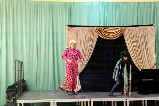  Grafika #8: Jestem przyjacielem ludzi- przedstawienie