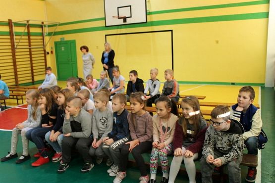  Grafika #16: Jestem przyjacielem ludzi- przedstawienie