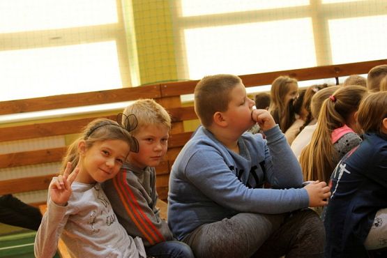  Grafika #9: Jestem przyjacielem ludzi- przedstawienie