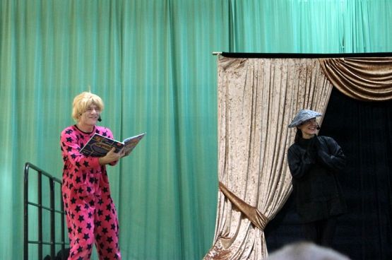  Grafika #10: Jestem przyjacielem ludzi- przedstawienie