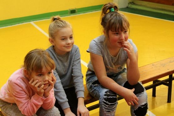  Grafika #3: Jestem przyjacielem ludzi- przedstawienie