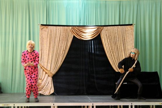  Grafika #6: Jestem przyjacielem ludzi- przedstawienie