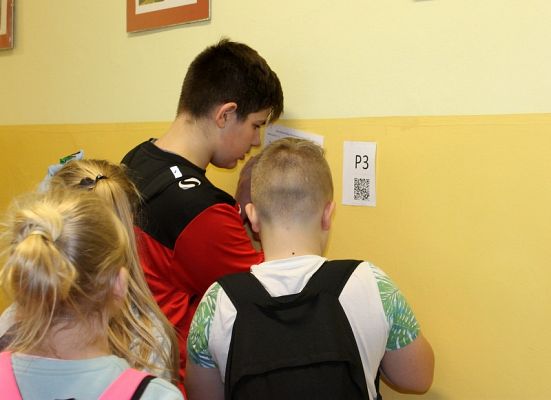  Grafika #1: Bieg z kodami QR