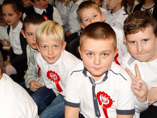  Grafika #55: Apel z okazji Święta Niepodległości