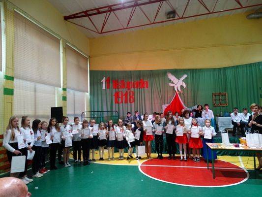  Grafika #66: Apel z okazji Święta Niepodległości