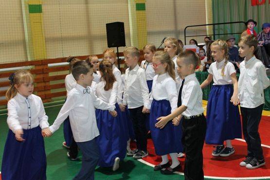  Grafika #24: Apel z okazji Święta Niepodległości