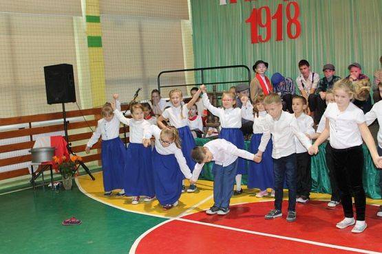  Grafika #29: Apel z okazji Święta Niepodległości